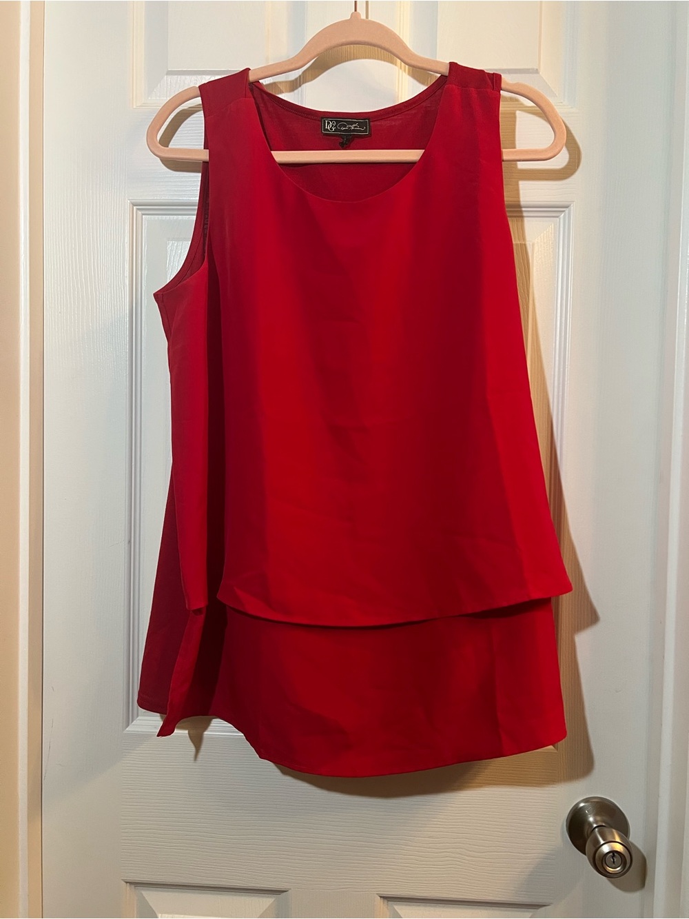 🦋 NWOT DG2 by Diane Gilman Red Layered Sleeveless Tank size large - Picture 2 of 4